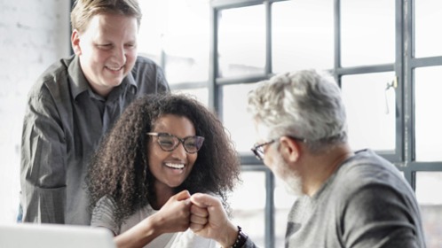 Mentoring vs. coaching – która forma rozwoju lepiej sprawdzi się w Twojej firmie?